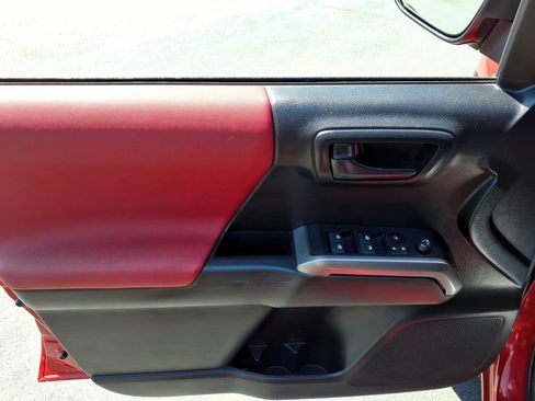 Used 2021 Toyota Tacoma SR5 image 15