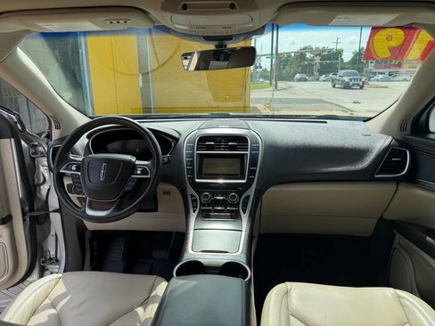Used 2019 Lincoln Nautilus Select FWD image 16