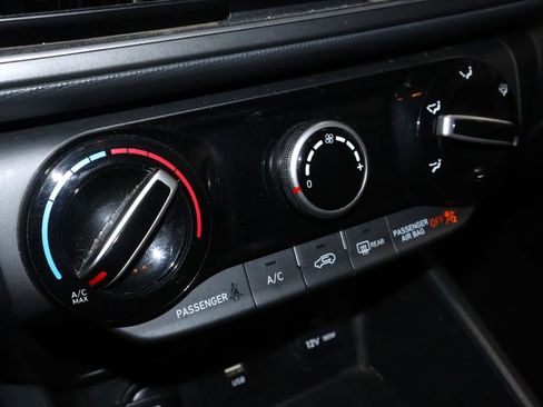 Used 2022 Hyundai Kona SEL FWD image 30
