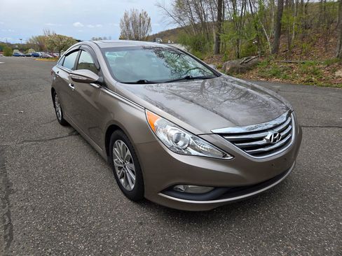 Used 2014 Hyundai Sonata Limited FWD image 2