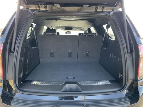 Used 2024 Chevrolet Suburban Premier image 20
