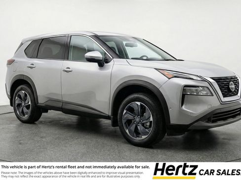 Used 2025 Nissan Rogue SV image 1