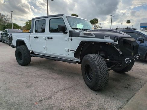 Used 2021 Jeep Gladiator Sport image 2