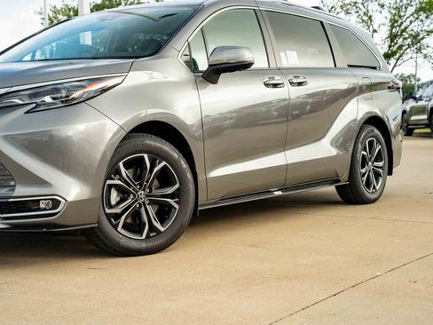 New 2026 Toyota Sienna Platinum AWD/4WD image 5