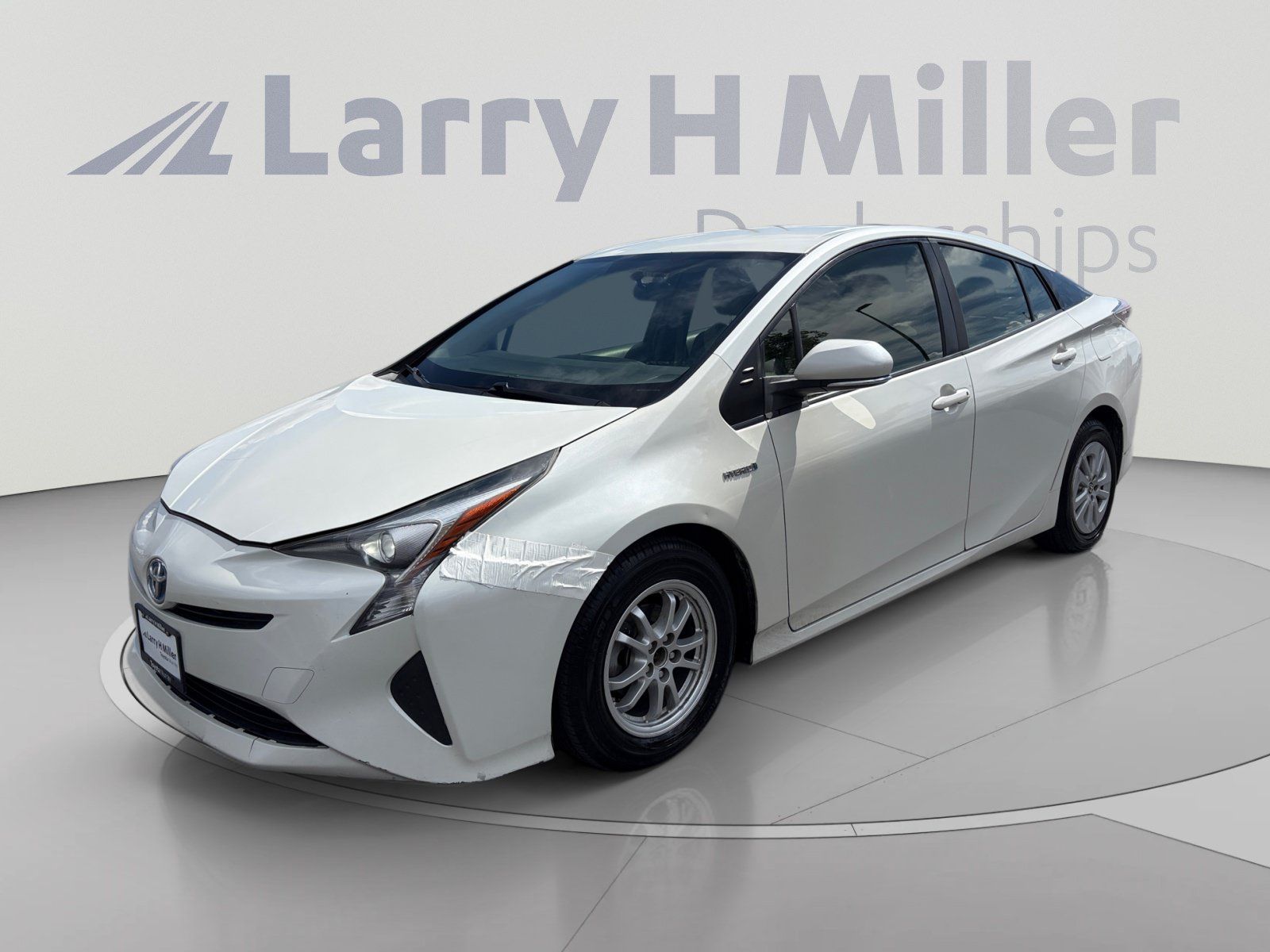 Used 2016 Toyota Prius Two FWD image 1