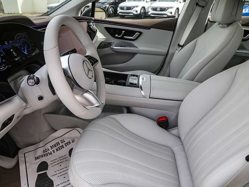 New 2024 Mercedes-Benz EQE 500 4MATIC Sedan image 15