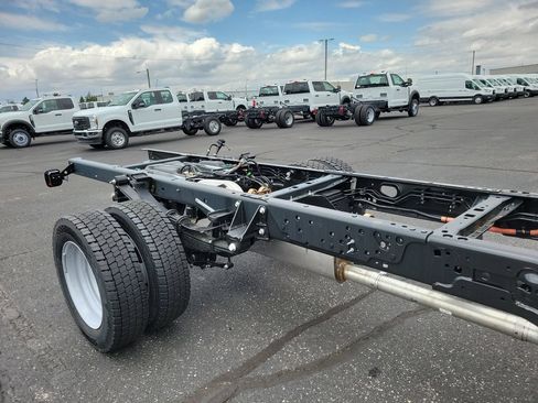New 2026 Ford F550 4x4 Regular Cab Super Duty image 9