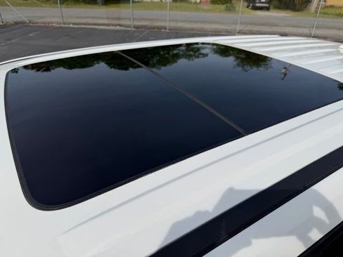 Used 2022 Ford Explorer ST w/ Equipment Group 401A image 7