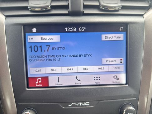 Used 2019 Ford Fusion SE FWD image 20