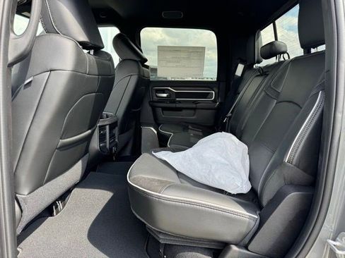 New 2026 RAM 2500 Laramie AWD/4WD image 31