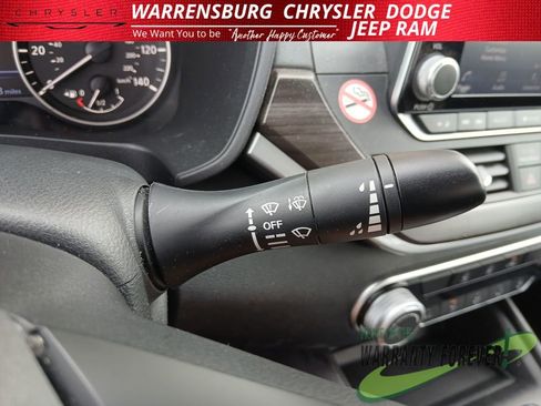 Used 2025 Nissan Altima 2.5 SV FWD image 19