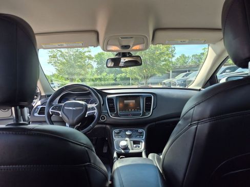 Used 2016 Chrysler 200 Limited Platinum w/ Comfort & Convenience Group image 12