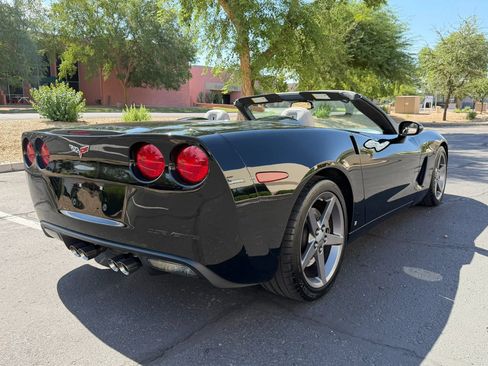Used 2006 Chevrolet Corvette Convertible w/ Preferred Equipment Group RWD image 9