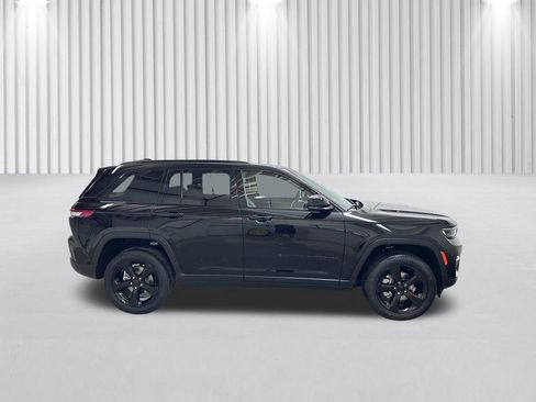 New 2025 Jeep Grand Cherokee Limited w/ Black Appearance Package image 3