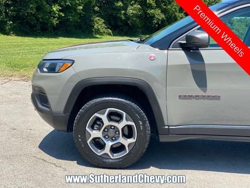 Used 2022 Jeep Compass Trailhawk AWD/4WD image 10