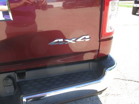 Used 2019 RAM 1500 Big Horn AWD/4WD image 32