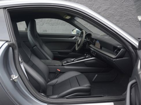 Certified 2025 Porsche 911 Carrera T image 29