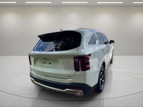 Used 2025 Kia Sorento EX w/ EX Panoramic Sunroof Package FWD image 9