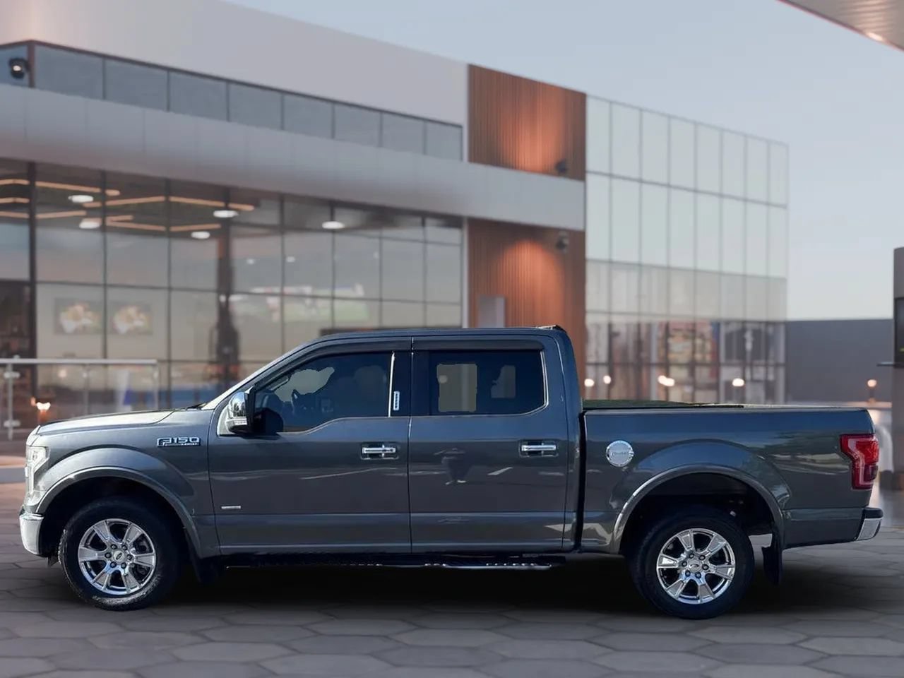 Used 2016 Ford F150 Lariat w/ Equipment Group 502A Luxury RWD image 2