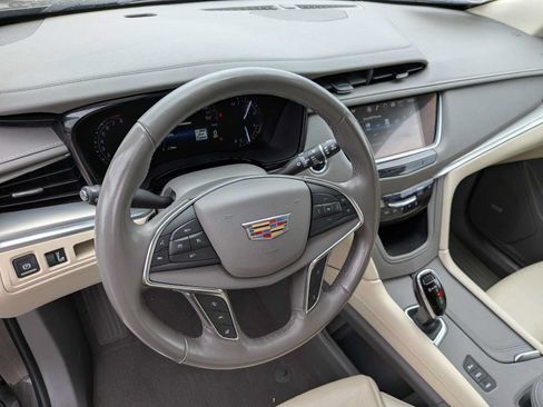 Used 2019 Cadillac XT5 Luxury AWD/4WD image 2