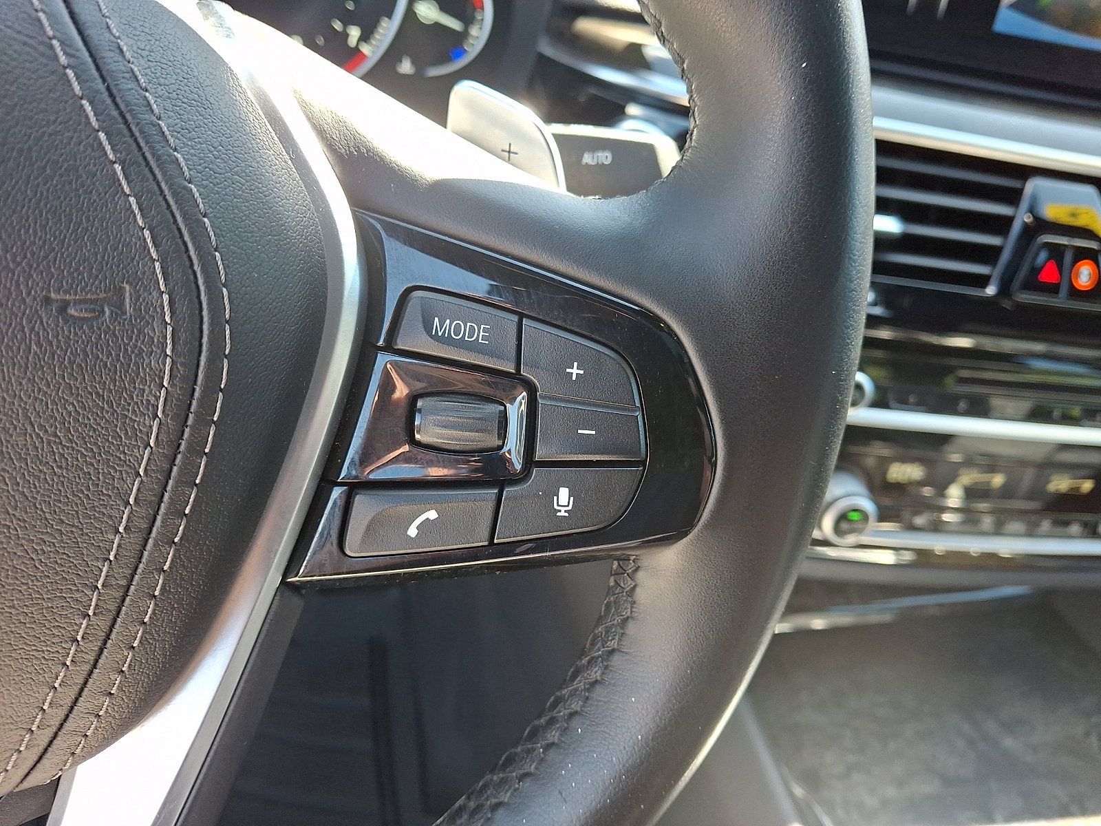 Used 2018 BMW 530i xDrive AWD/4WD image 23