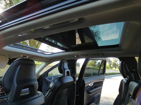 Used 2020 Volvo XC90 T6 Momentum image 48