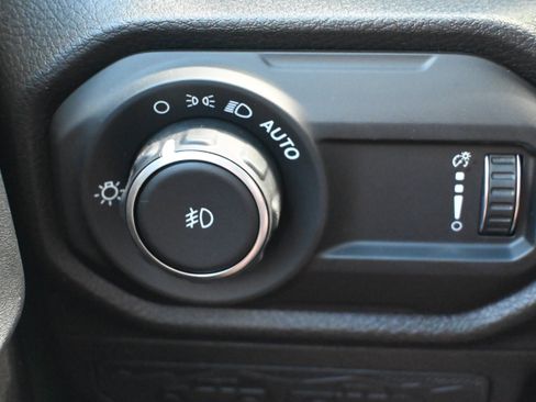 Used 2025 Jeep Wrangler Unlimited Sport AWD/4WD image 28