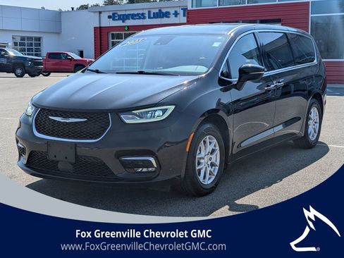 Used 2023 Chrysler Pacifica Touring-L image 1