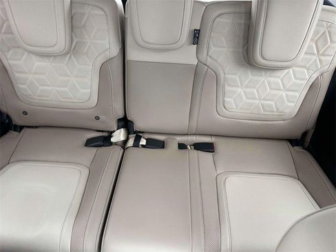 New 2025 Nissan Armada Platinum Reserve image 11