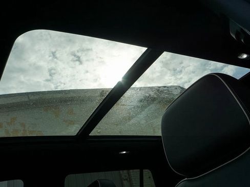 Used 2022 GMC Yukon SLT w/ SLT Premium Package image 35