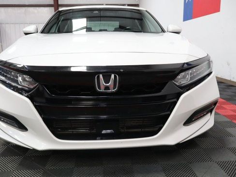 Used 2018 Honda Accord Sport image 19
