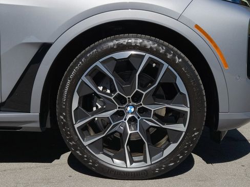 Used 2023 BMW X7 xDrive40i w/ M Sport Package image 9