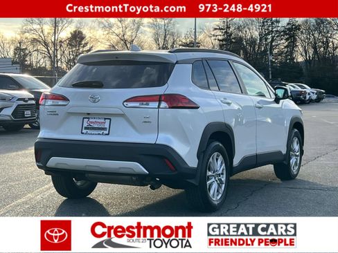 Used 2023 Toyota Corolla Cross LE image 3