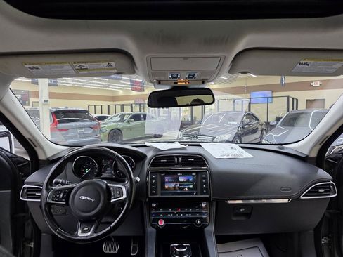 Used 2018 Jaguar F-PACE R-Sport AWD/4WD image 29