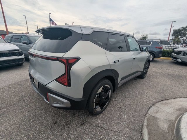 New 2027 Kia Seltos S FWD image 6