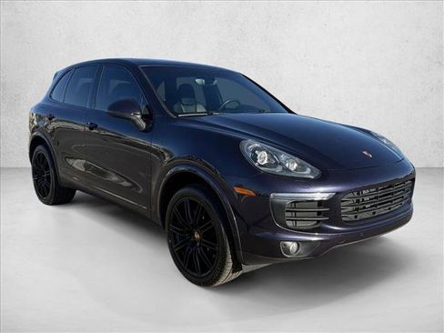 Used 2017 Porsche Cayenne image 3