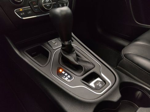 Used 2022 Jeep Cherokee Latitude Lux w/ Sun & Sound Group FWD image 26