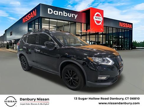 Used 2018 Nissan Rogue SV w/ Premium Package AWD/4WD image 1