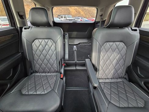 Used 2024 Volkswagen Atlas SEL Premium R-Line image 44