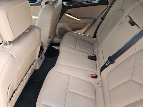 Certified 2026 Porsche Macan S AWD/4WD image 28