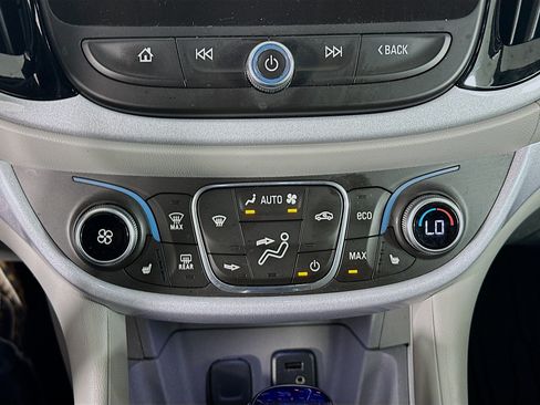 Used 2018 Chevrolet Volt LT w/ Comfort Package FWD image 22