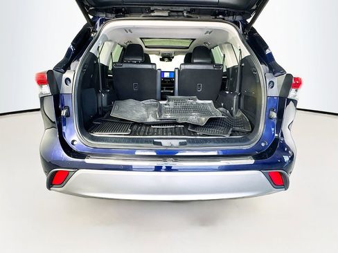Used 2023 Toyota Highlander Platinum image 26