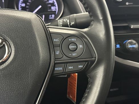 Used 2023 Toyota Camry SE image 19