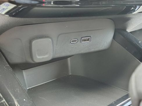 Certified 2024 Chevrolet Trax RS w/ Driver Confidence Package FWD image 32