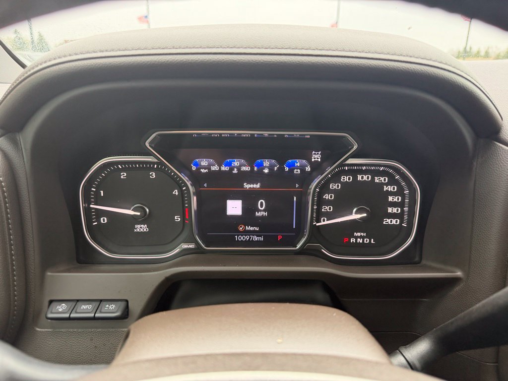 Used 2022 GMC Sierra 2500 Denali w/ Denali Black Diamond Edition AWD/4WD image 35