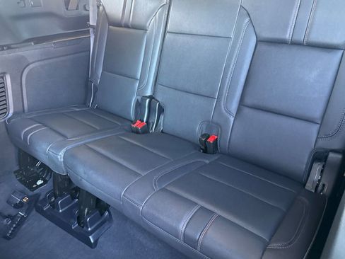 Used 2025 Chevrolet Suburban RST image 24