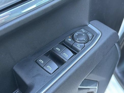 Used 2025 GMC Sierra 1500 SLT AWD/4WD image 12