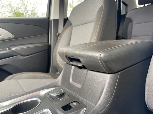 Used 2020 Chevrolet Traverse LS FWD image 30
