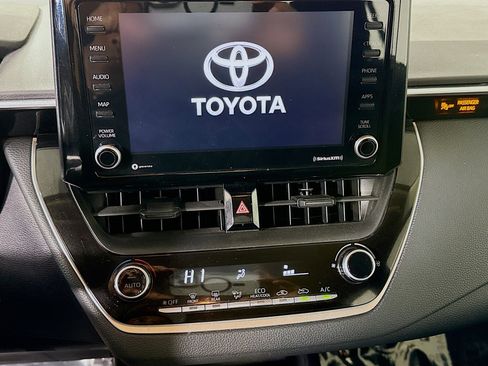Used 2022 Toyota Corolla LE image 18
