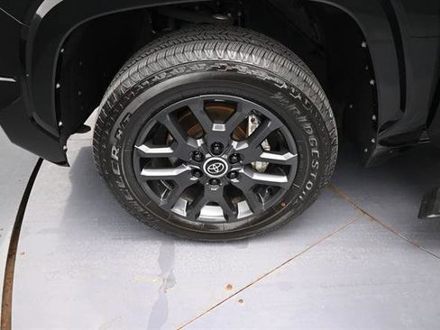 Used 2024 Toyota Tundra Platinum AWD/4WD image 21